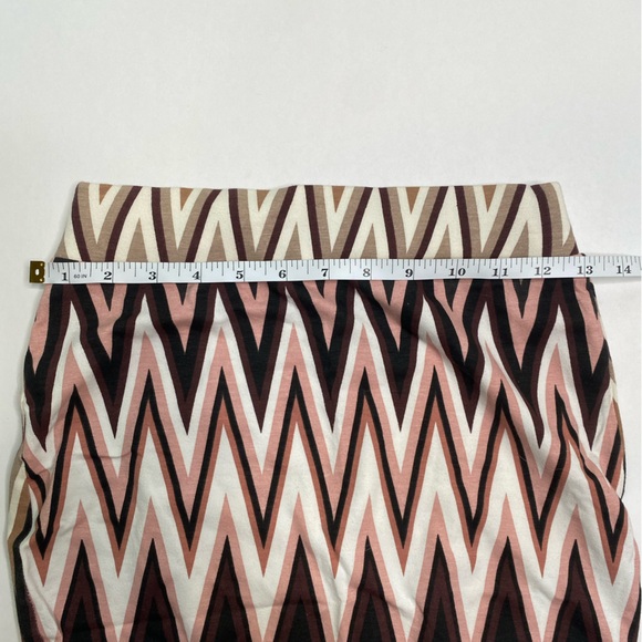Charlotte Russe pencil skirt size xs brown and pink zig zag pattern - Picture 3 of 5